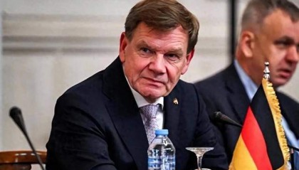 德外长乱说话后,因中方无人愿接见,被迫取消访华,罕见的信号