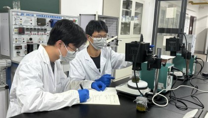 湖北大学青年学子助力废旧动力电池极片绿色回收