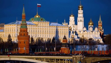 红场阅兵在即!莫斯科突遭无人机袭击,普京9字定调中俄关系 