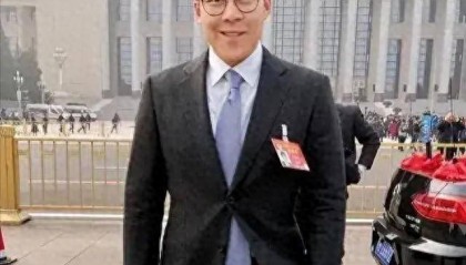 霍启刚：我敢不疼老婆吗？那可是拿3000亿继承权换的！