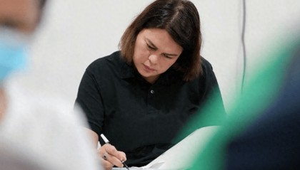 决战已打响,马科斯2员大将倒戈,莎拉也被催辞职,菲国民调变天