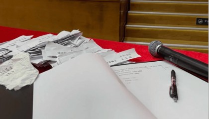 中山大学医学院毕业典礼司仪念错一百个毕业生名字?校方回应:念错只是个例,发帖是夸张表达