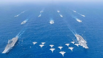 美菲1.8万大军涌入南海，中方亮出颠覆性武器