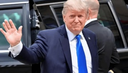 中美没谈拢?48小时内,美国连发三道威胁,中方祭出“王炸”!