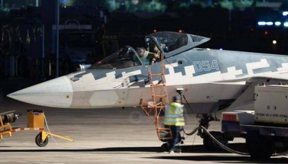 俄罗斯真实在！苏57拆下雷达罩，弹舱打开随便看，背后用意不一般