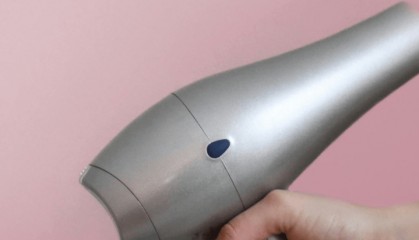 吹风机买来三年没人用，泰国一10岁女童首次使用却触电身亡