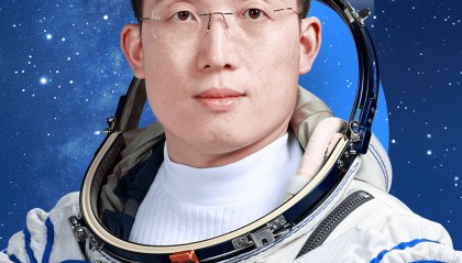 高中班主任谈神二十一载荷专家张洪章:上午还在群里恭喜他,他不是“死学习”的孩子