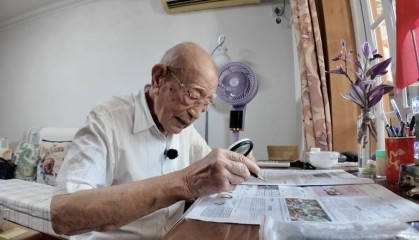 婉拒担架、徒步撤离，北京暴雨93岁老兵“硬核”转移背后的故事