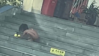 四川一高速服务区现“野人小孩”?当地公安和妇联:有监护人陪伴,已经介入