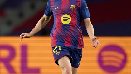 梅西突访巴萨旧主场，球员集体点赞！回归悬念引发热议