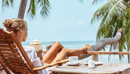 仅靠46位员工年入11亿，9成营收来自中国市场，“泰国富二代”打造超级爆款