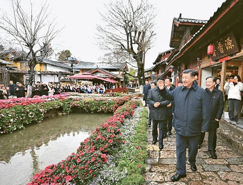 锲而不舍落实中央八项规定精神，以优良党风引领社风民风