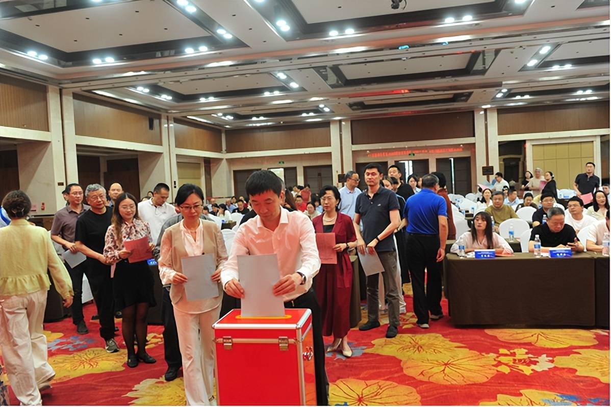 开启发展新篇章——成都市机械行业协会第三届第六次会员大会暨换届选举大会成功召开