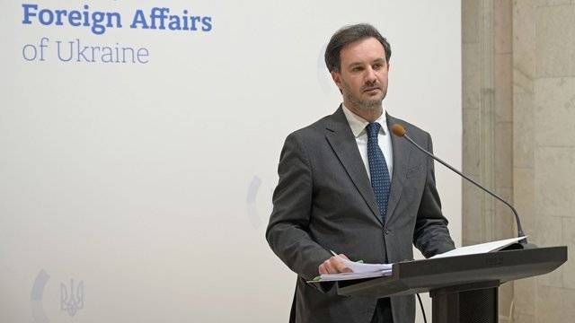 乌方回应俄在战区设立“走廊”提议:密切关注事态发展