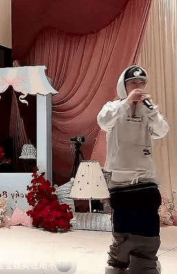 赵露思27岁生日音乐会好炸，6套造型高定配高珠杀翻全场